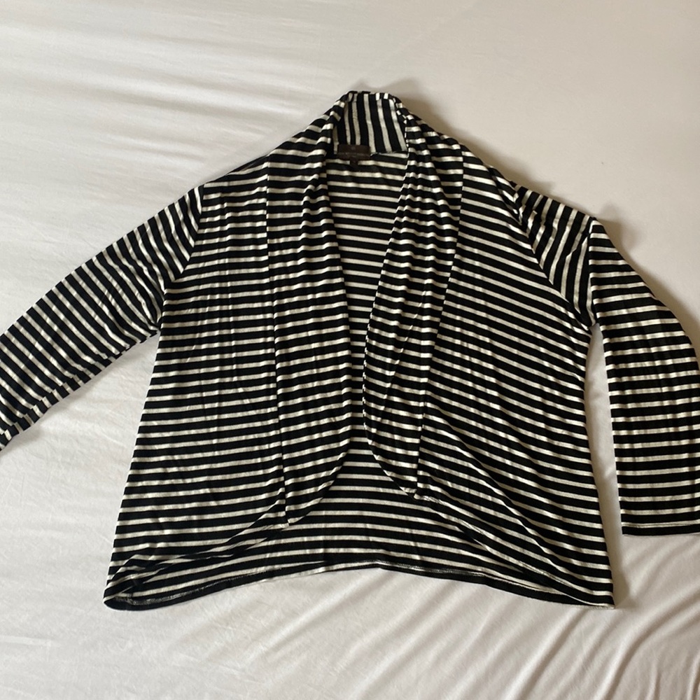 Lightweight knit sweater, perfect for chilly summer nights. 1X